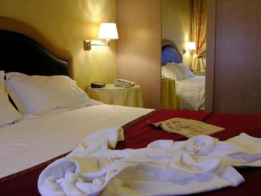 Motel Rona Caponago Buitenkant foto